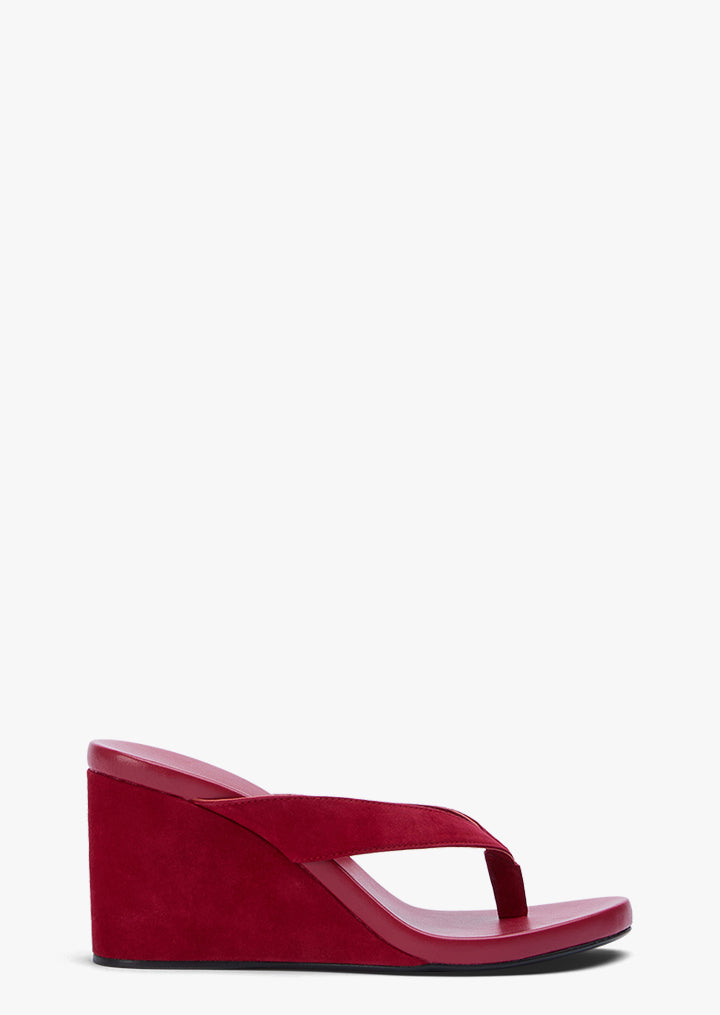 Avanti Scarlet Suede1