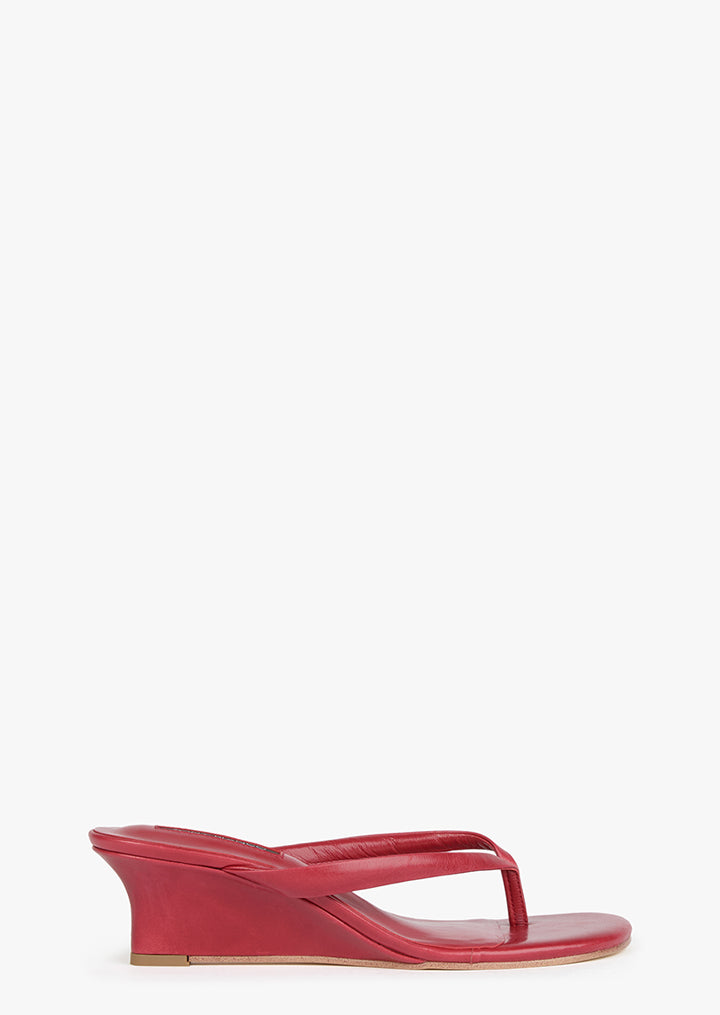 Edgy Scarlet Vintage - Tony Bianco