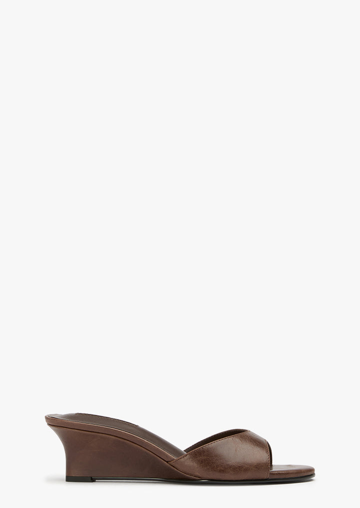 Ember Choc Vintage - Tony Bianco