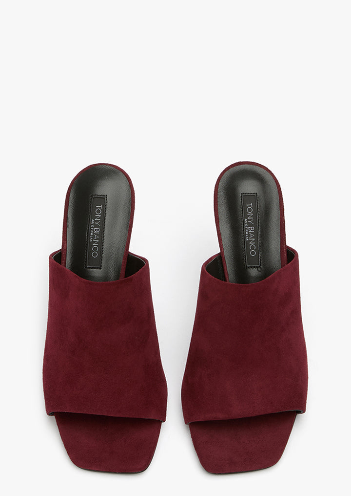 Mustang Vino Suede